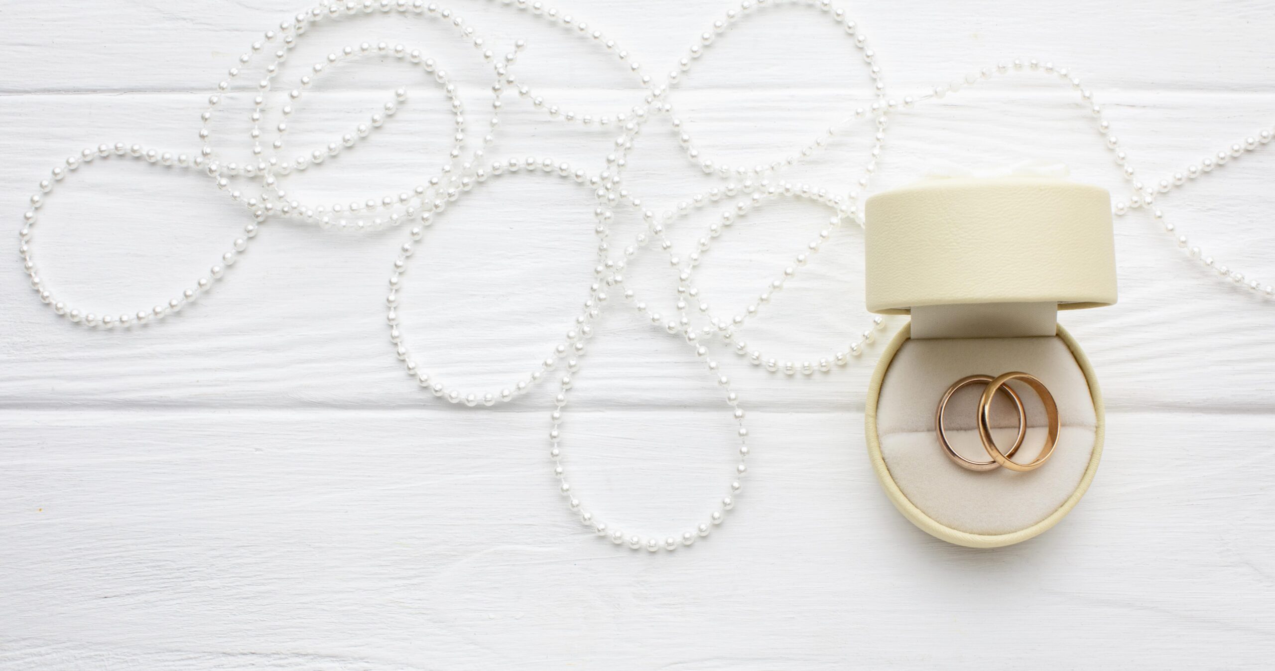 wedding-rings-peals